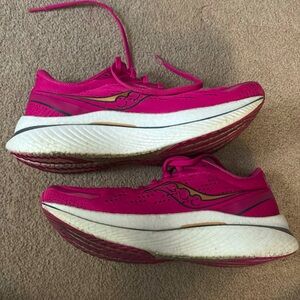 Saucony Endorphin Speed 3 Size 9
